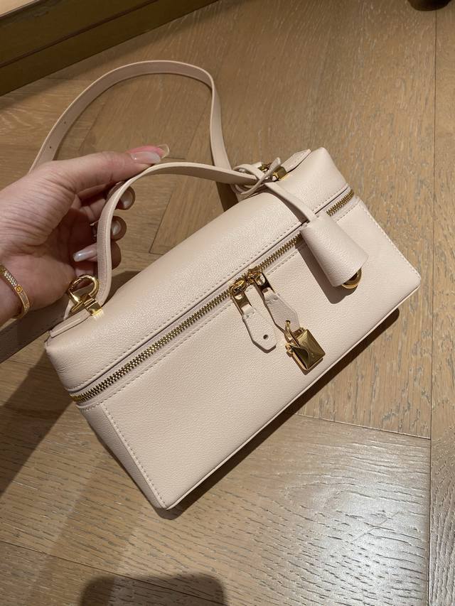 Original factory leather, same quality as export version, in stock | - | Feather