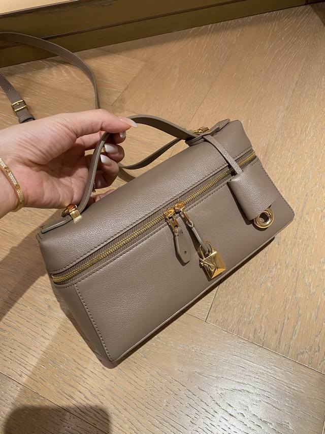 Original factory leather, same quality as export version, in stock | | Elephant