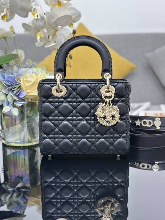 Top-quality original Lady Dior My four-compartment lambskin leather with crystal