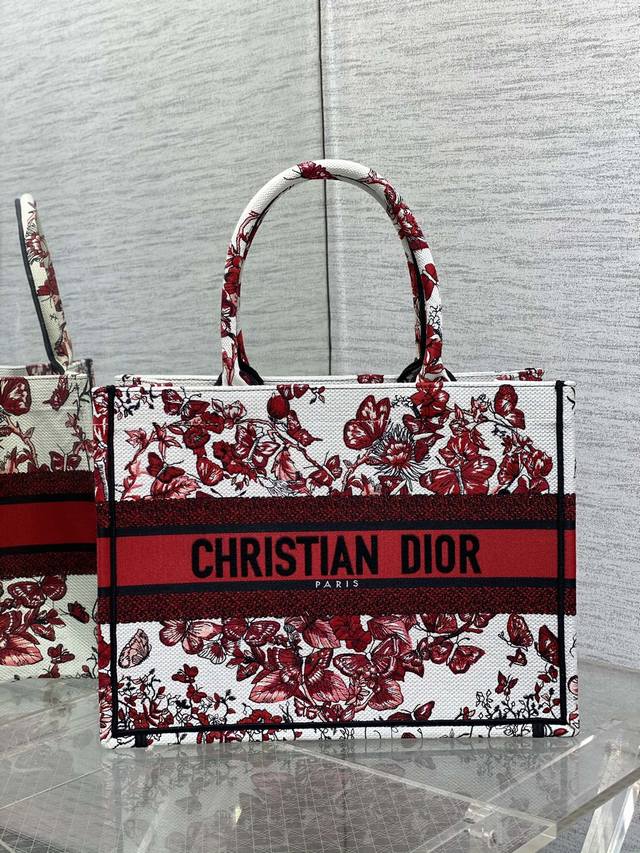 Authentic, high-quality (Red Heart Medium Size) in stock. Tote New Year's Heart