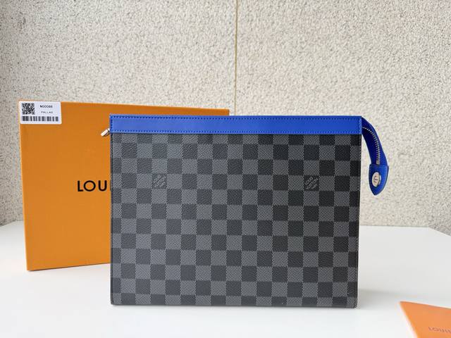 Authentic Top-Tier Original Pochette Voyage M00088 Handbag. Crafted from Damienz