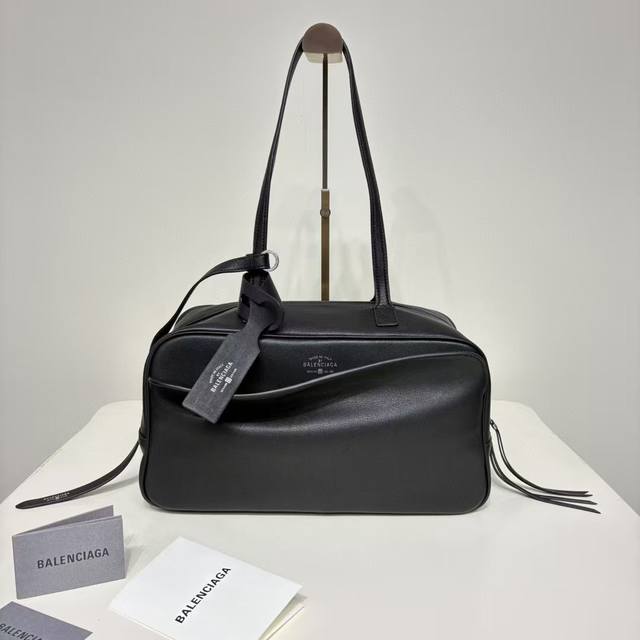 Authentic brand new bowling series is absolutely amazing!! The unique curved bod