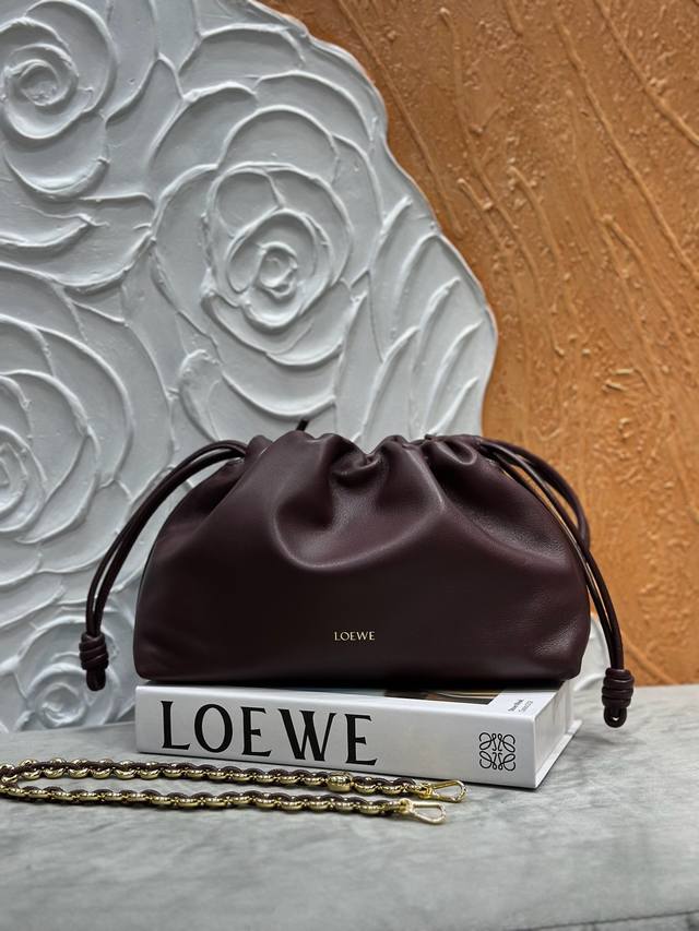 Original Leather Flamenco Purse Medium-Sized Soft Nappa Lamb Leather Clutch in B