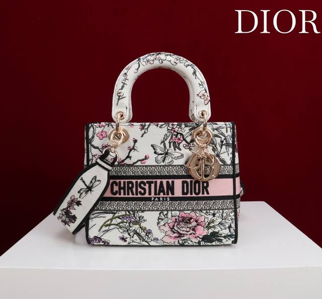 Authentic, high-quality violet five-square embroidery Lady's latest summer colle