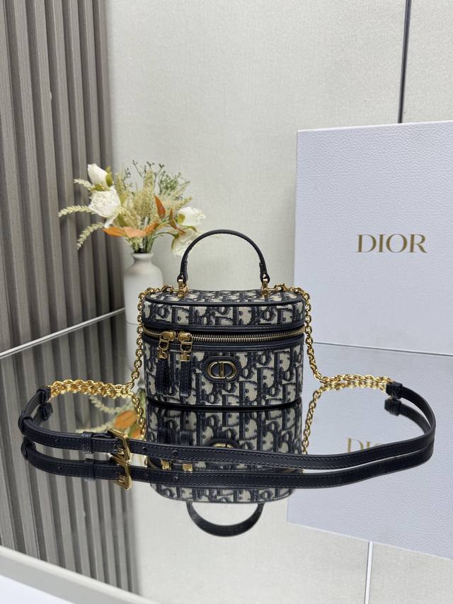 Authentic, High-Quality Dior 30 Montaigne Mini Vanity Handbag in Blue Canvas. Th