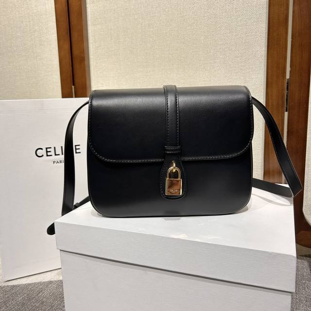 Celine Tabou new retro messenger bag~ It's the most timeless bag design of the n