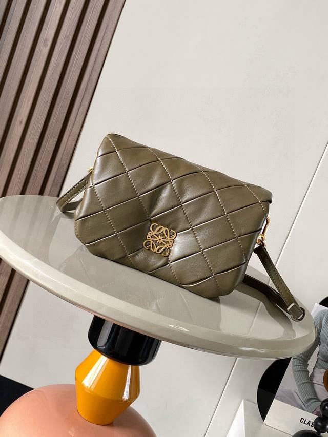 Original Leather Mini Glossy Nappa Lamb Leather Pleated Puffer Goya Handbag. Ins