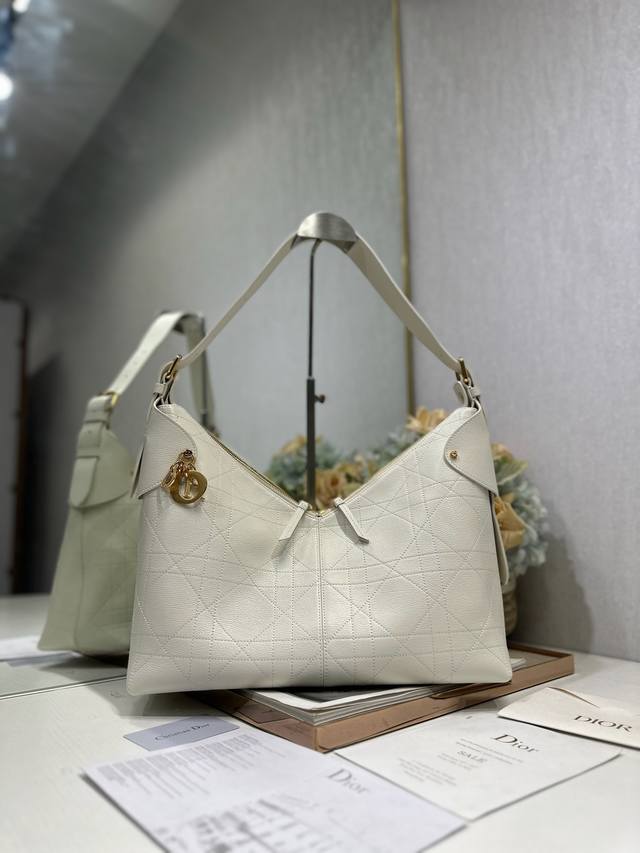 Authentic, High-Quality Dior Voyage Large Handbag in White with Goat's Blood Tex
