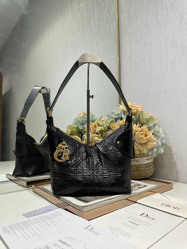 Authentic, High-Quality Version. Small Dior Voyage Handbag, Black with Pleats. T