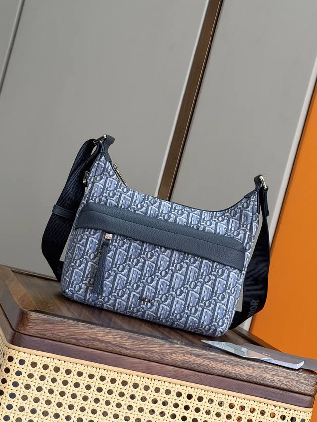 Authentic This Rider Soft dumpling bag is a new addition to the Fall 2025 menswe