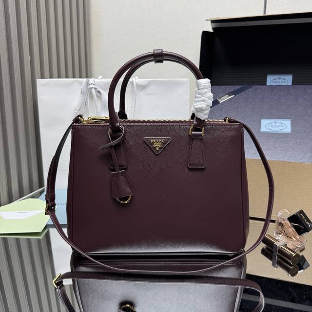 Authentic Top-Tier Original Prada Large Super Popular Saffiano Leather Bag, Saff