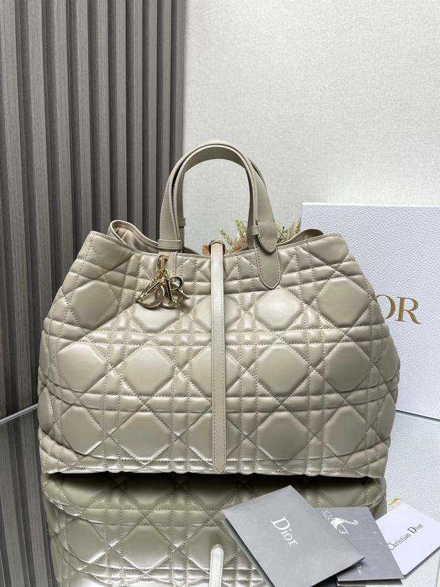 Authentic, High-Quality Dior Toujours Handbag (Large, Apricot) This Dior Toujour