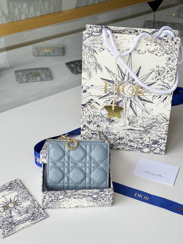 Dior Caro Dahlia Wallet with Small Pendant, Made of Lambskin. Item Number: S6037