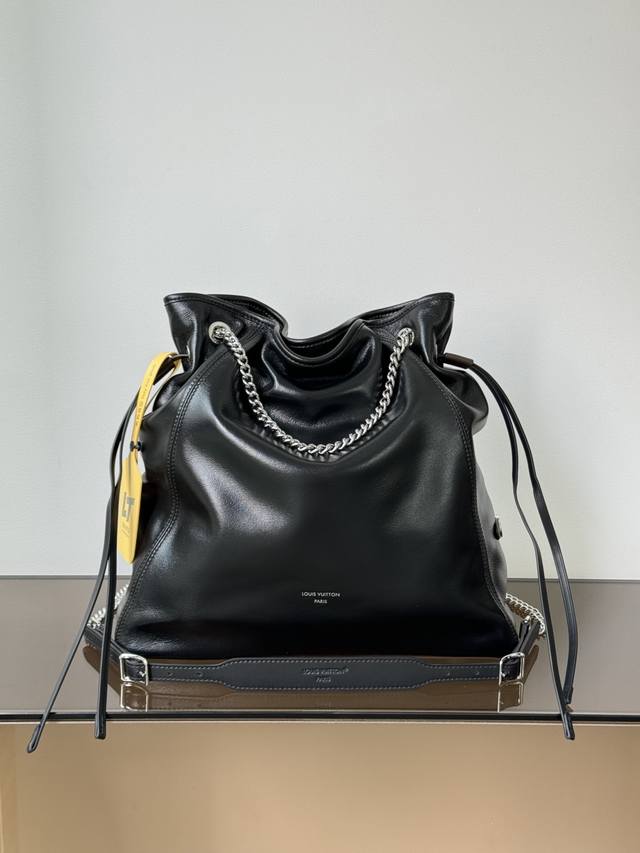 Premium Original Off-Duty Vibe Medium Handbag (Model: M25545, Black, 163cm Dynam