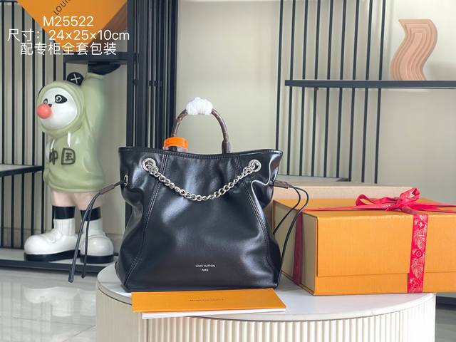 163 Premium Chip with Full Packaging. Premium all-steel hardware, original leath