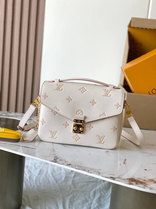 Premium Mb163C chip version original leather. This Pochette Metis Mm handbag, mo