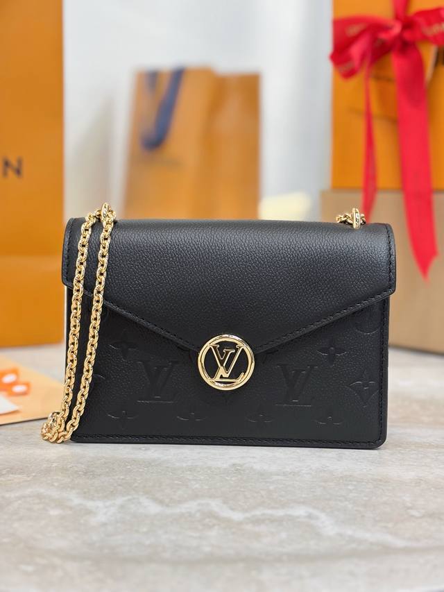 M13569 Black This elegant chain charm wallet, "Rosy," boasts a timeless classic