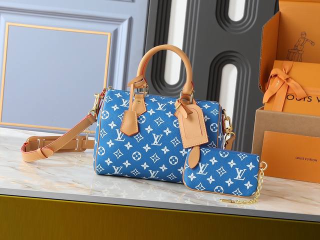 Factory direct, top-quality original leather, genuine single item with full bout