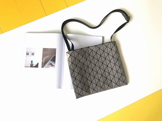 Factory direct, top-quality original leather, comes with full boutique packaging