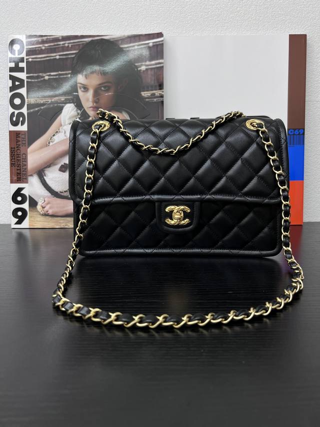 Original 24K leather, new Ddd, calfskin, vintage brass hardware Ddd. Size: 28cm/