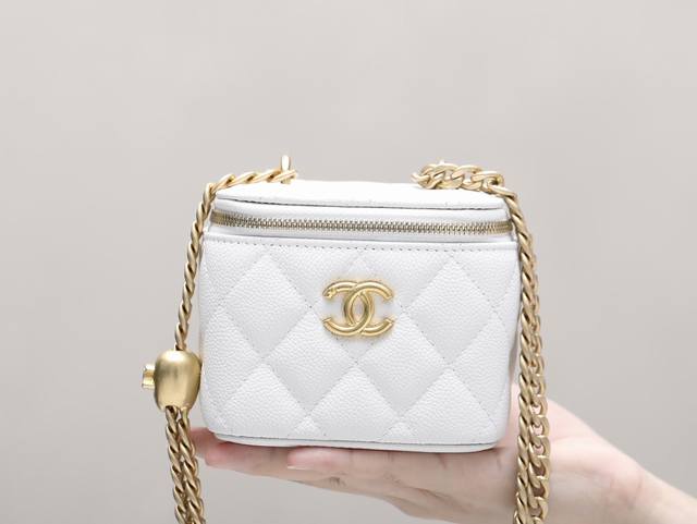 Premium Original Chip Heart-Shaped Lipstick Bag - This product really needs a br