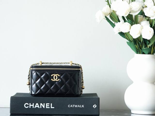 Premium Original Chip Chanel Double Ball Long Box, made of smooth calfskin leath