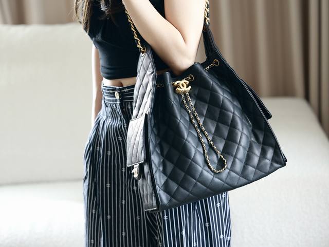 Premium Original Chip Chanel 2525 Bag comes in three sizes: Small