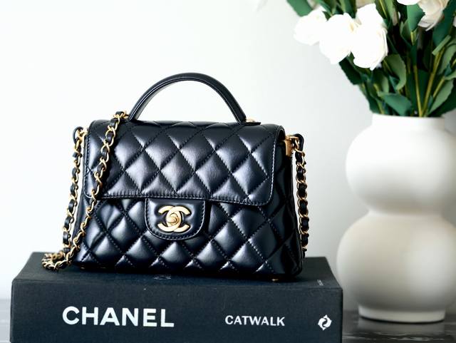 Premium original chip, a love at first sight with the Chanel 25P vertical Kelly