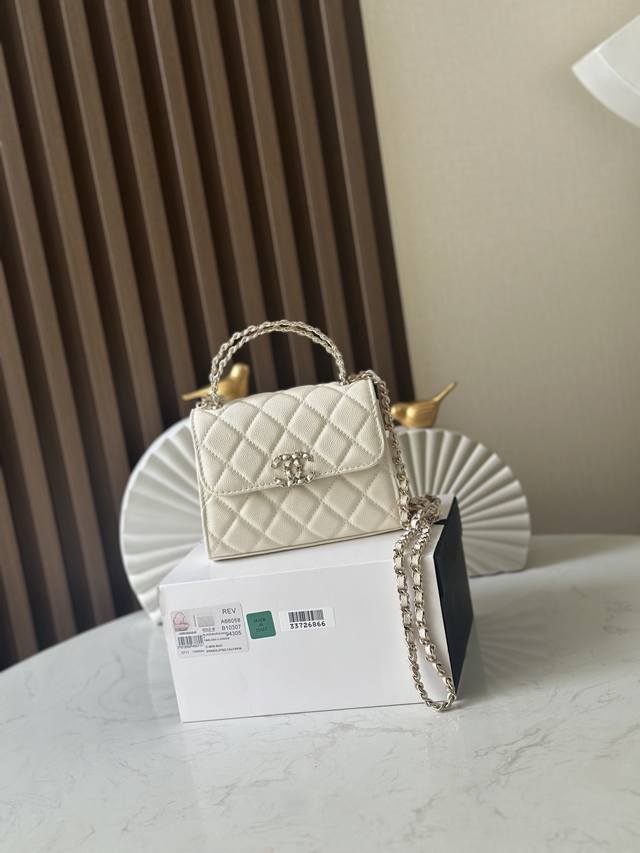 New Chip Version - This season's hottest Kelly handle bag! 25 new styles, a top