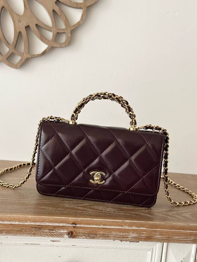 Chip version Chanel 24B with twisted handle Woc oil-waxed lambskin, super glossy