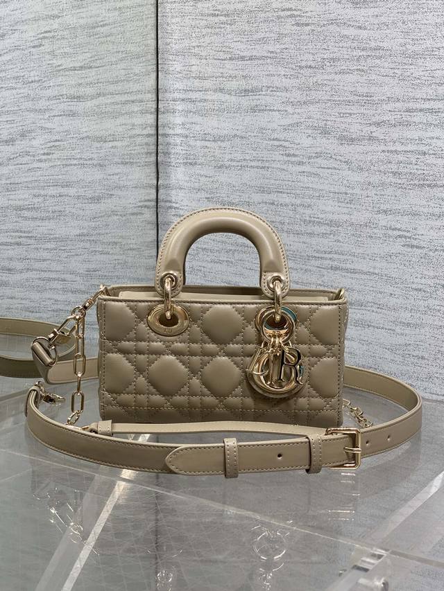 Original factory packaging included. Milk tea color, in stock. D-Joy's latest Mi