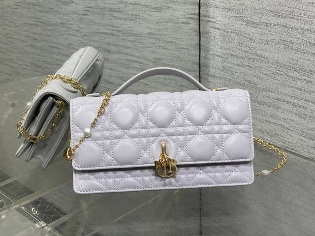 Top-quality original single item with full packaging. Dreamy purple, in stock. L