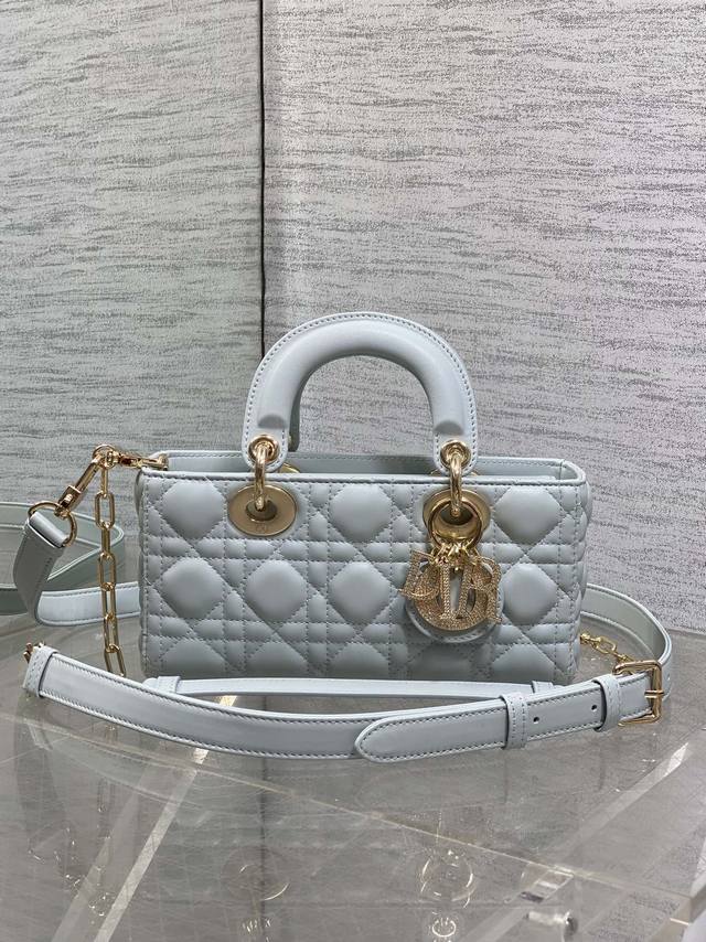 Original factory packaging included. Diamond buckle, in stock. D-Joy small serie