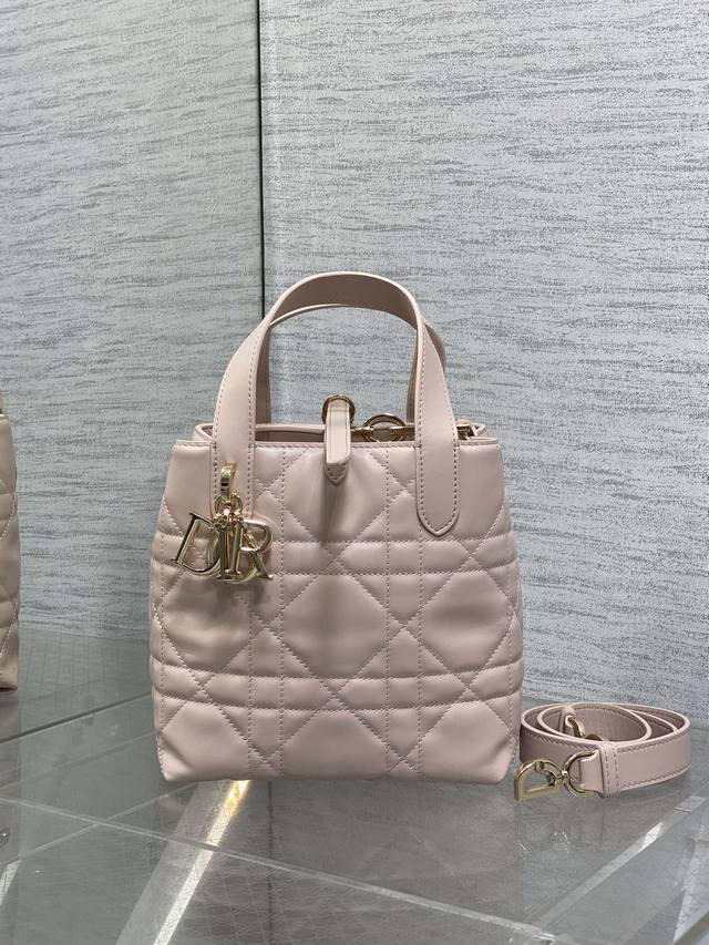 High-end version with full packaging. Small Rouge Pink bag in stock. Toujours ve