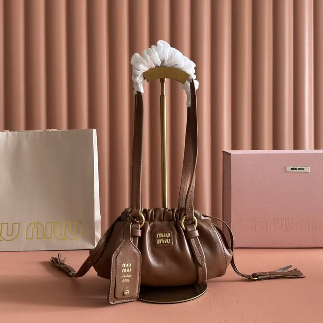 Comes with full boutique packaging. 2025 New Jioe Vintage Shoulder Bag (Ddd). Ma