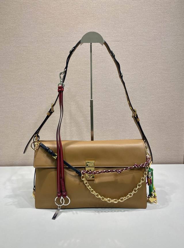 New Arrival 1Bd378 Large Size This brand new Soft Sound handbag is made of soft