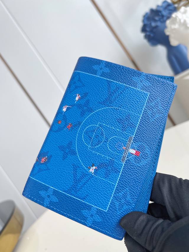 Factory Price P Top-Tier Original M26795 Blue Passport Cover - A Modern Traveler