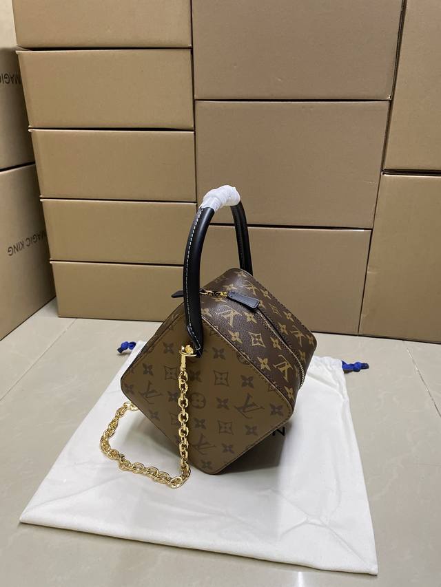 High-quality M43589 dice package, top-grain leather, chip-printed, bulk order, r