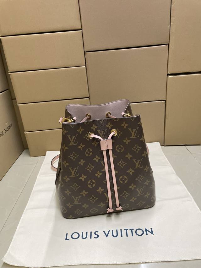 High-quality M44022 pink original leather, top-grade workmanship, chip skipping