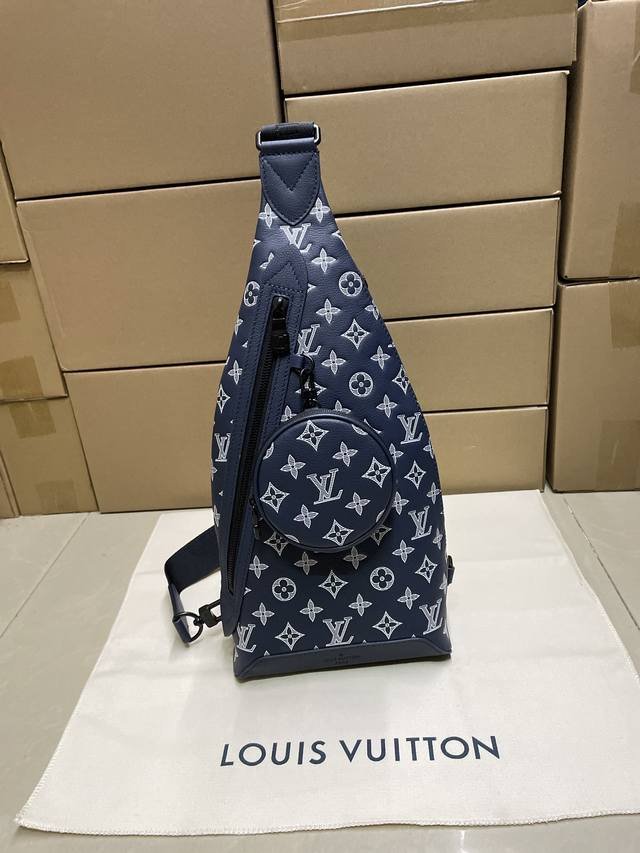 High-quality M24751 chest bag, top-grain original leather, premium workmanship,