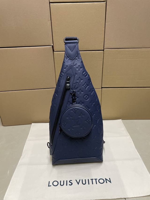 High-quality M24467 chest bag, top-grain original leather, premium workmanship,