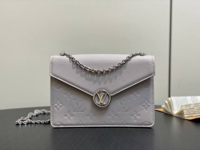 Original Quality M13570 Grey Full Leather Embossed Chain Envelope Bag, Portefeui