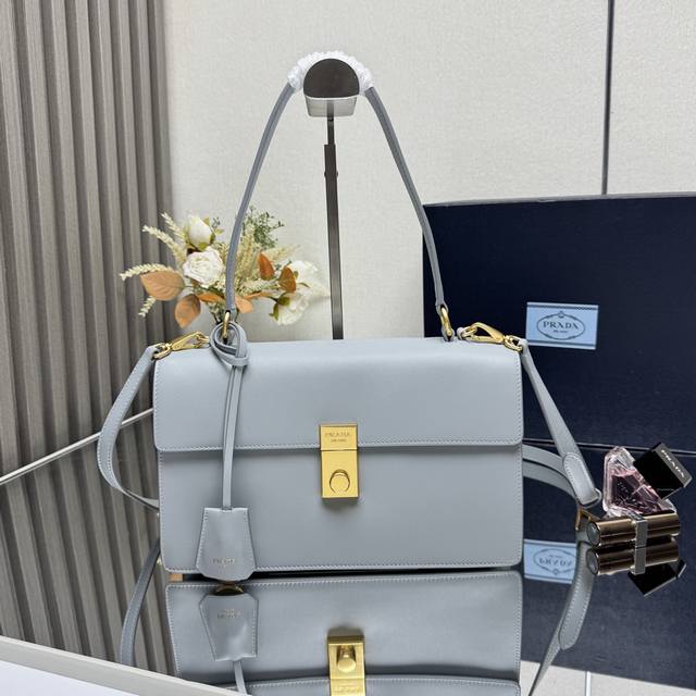 Top-tier original single-item runway style 1Bn023 calfskin leather handbag. Insp