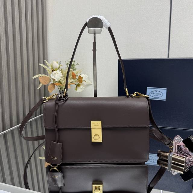 Top-tier original single-item runway style 1Bn023 calfskin leather handbag. Insp