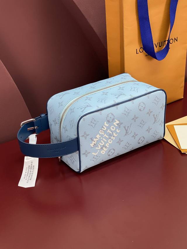 Factory Price P M14839 Blue Stripes! The Locker Dopp Kit toiletry bag is made fr