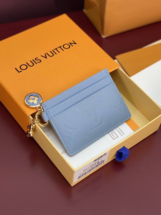 Factory Price P M13647 Blue! LV Charms Card Holder! This LV Charms card holder,