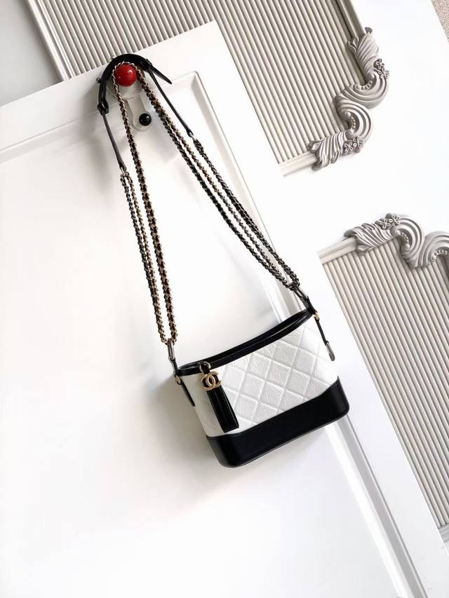 91810 Chanel Gabrielle. Chanel's innovation never disappoints. By infusing its e