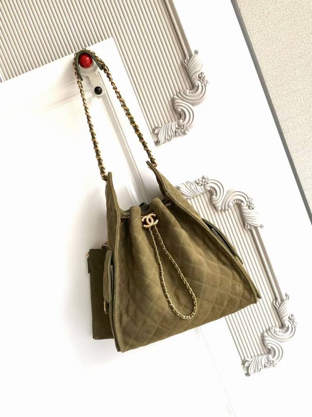 As5311 Chanel 25 is another bag named after a year. The 25C suede hip-hop bag is