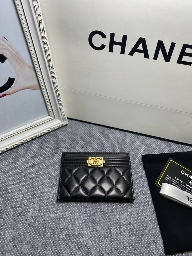 Loss-leader price! New Chanel imported original lambskin cardholder. I love the