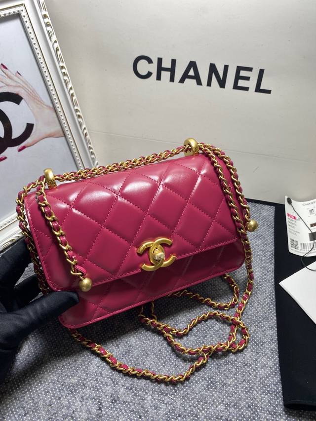 Loss-making price, 2 pieces, Chanel new model: As2615. This is a high-end crafts